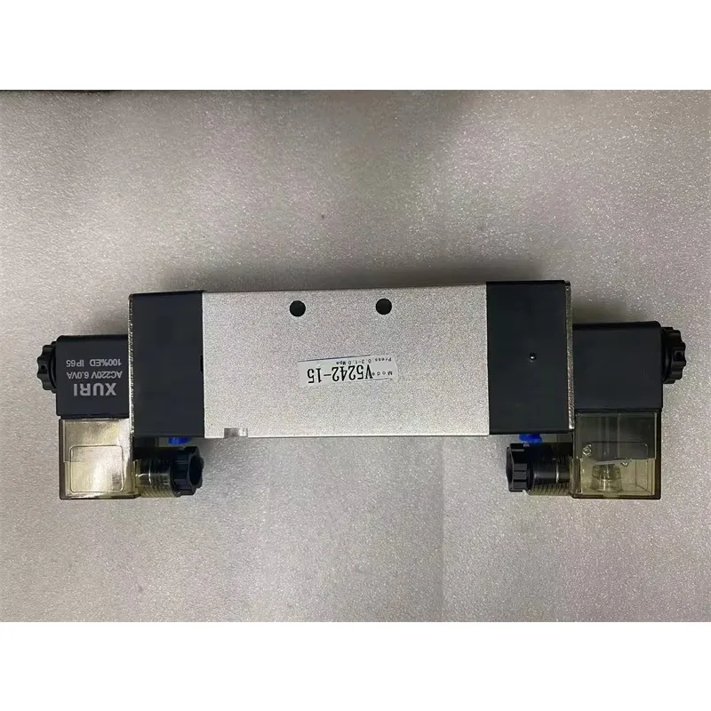 DOUBLE SOLENOID VALVE 5/2 PORT 1/2