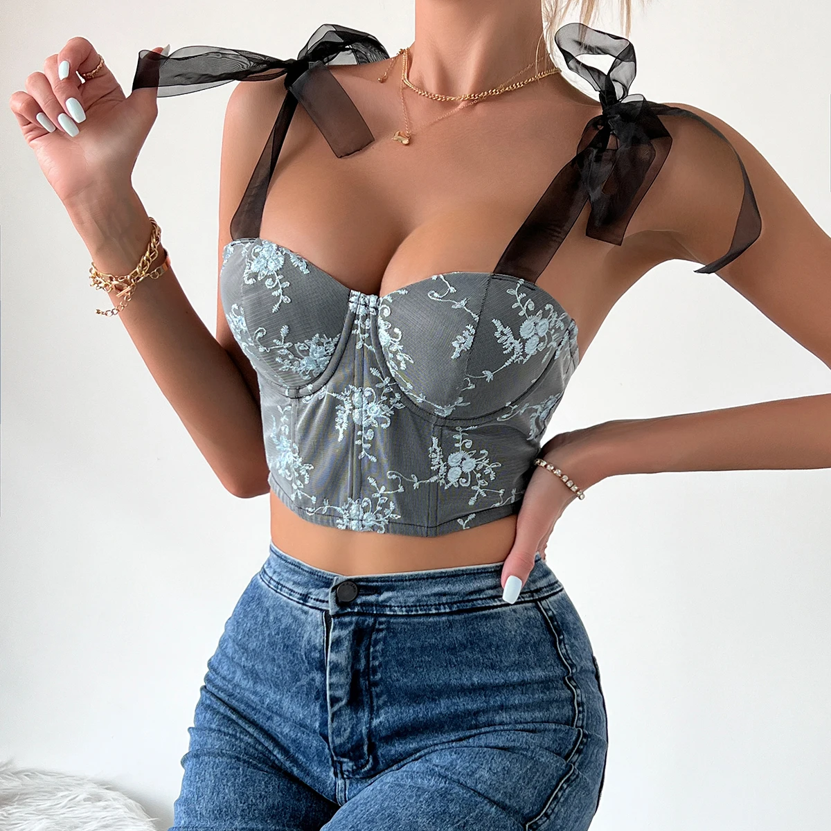 Vemina Floral Embroidery Sexy Lace Backless Halter 2024 Summer Trendy Fashion Fishbone Vest Seersucker Bow Bandage Crop Top