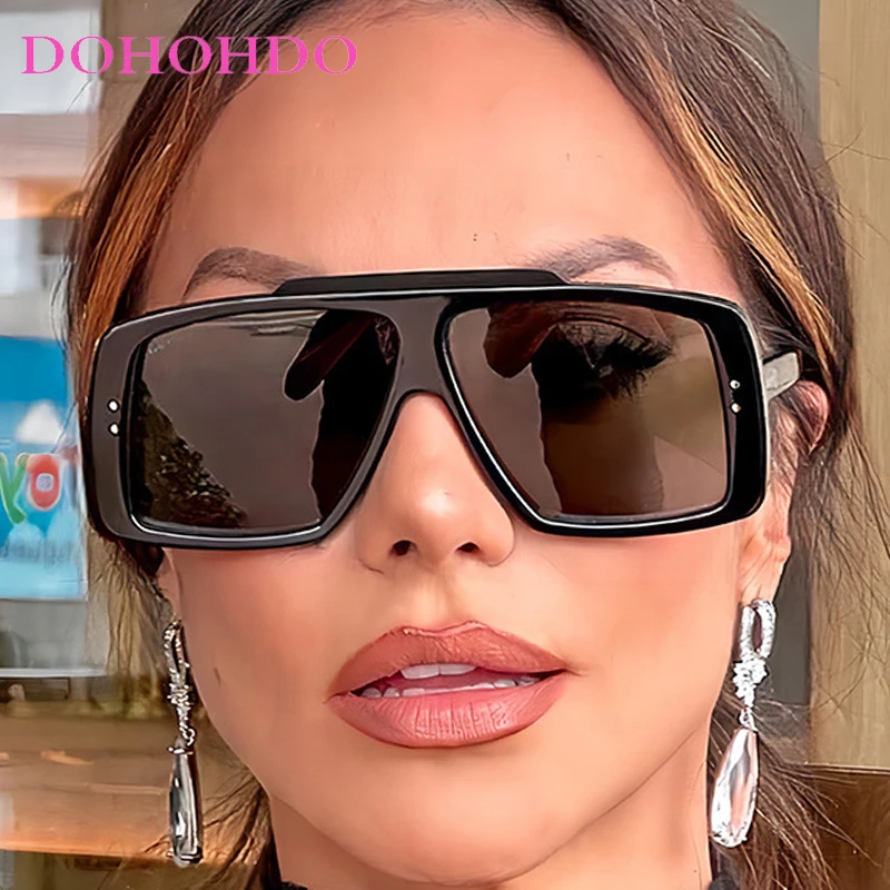 

2025 New Personalized Square Women Sunglasses Fashion Brand Oversized Men Sun Glasses Female Retro Rivet Gradient Eyewear Shades