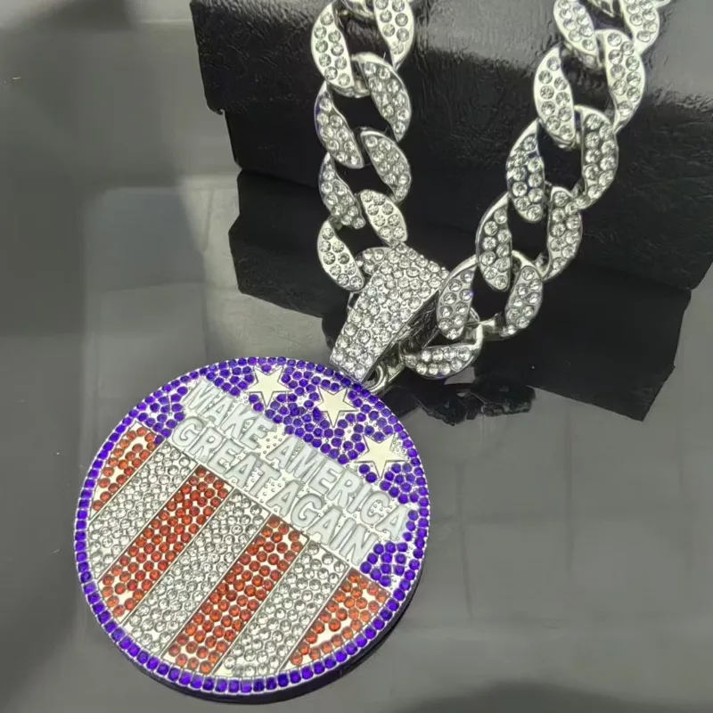 الهيب هوب المينا قلادة بحرف قلادة - الملونة 'MAKE AMERICA CREAT AGAIN' سحر سبيكة، سلسلة الكوبية خمر للرجال