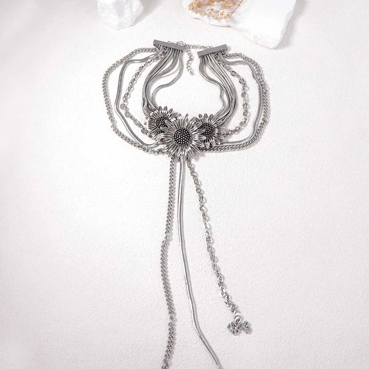 

2025 ZAA Vintage Metal Daisy Flowers Necklace for Women Multi-layer Fashion Tassels Choker Necklaces Jewelry Gifts