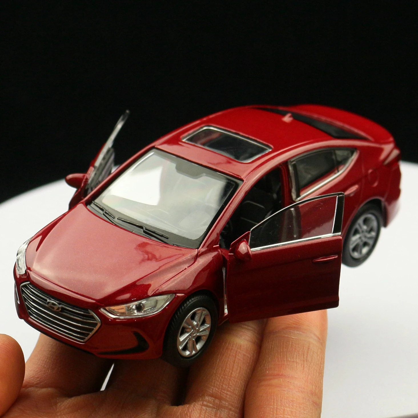 1/36 Hyundai Elantra Model samochodu zabawkowego Welly Diecast Metal Alloy Vehicle Miniature Pull Back Collection Gift For Children Boys Kid