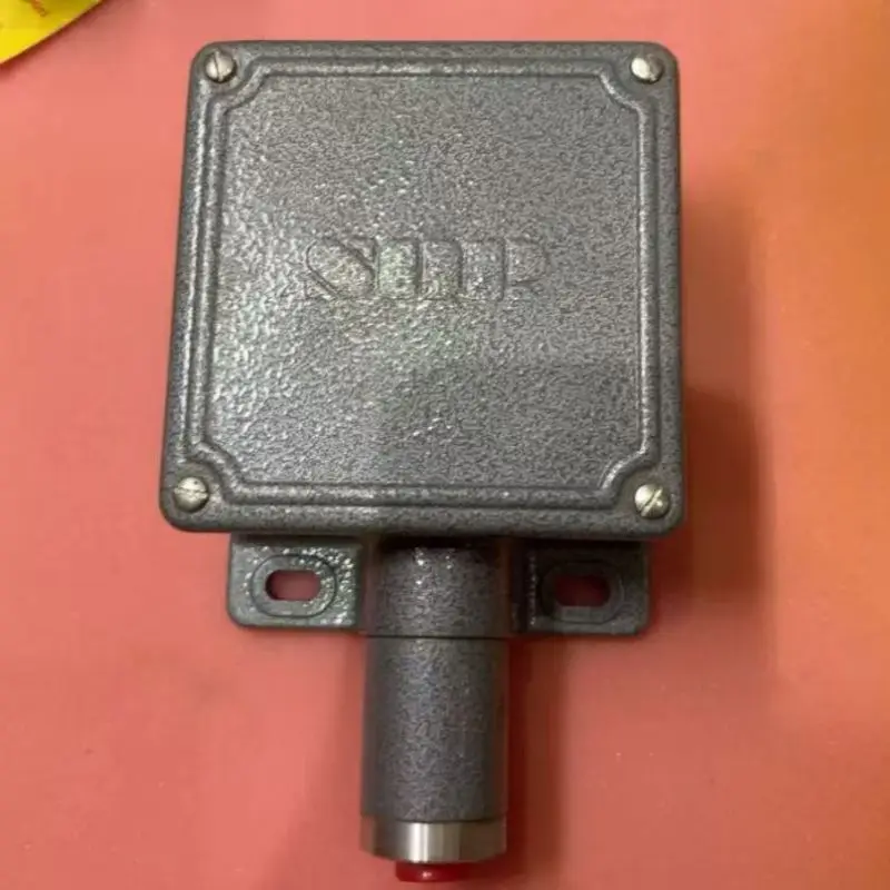 New pressure switch 9RN-K5-N4-C1A for quick delivery