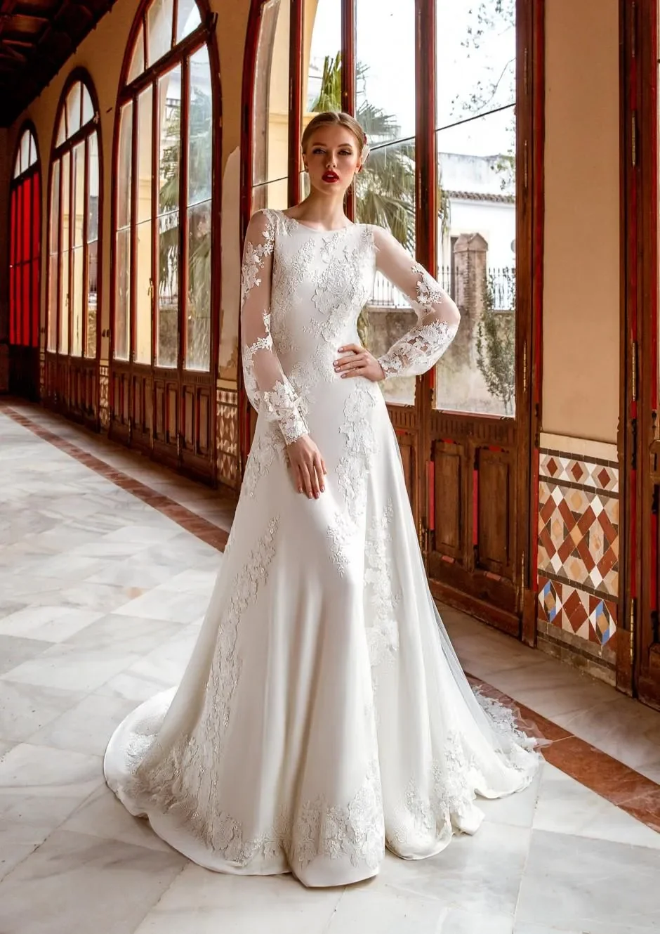 Robe de Mariée en Satin Classique Personnalisée, Manches sulf, Col Haut, Dos aux, Appliques, Paillettes, Perles, Dentelle 3D, Volants, Brida