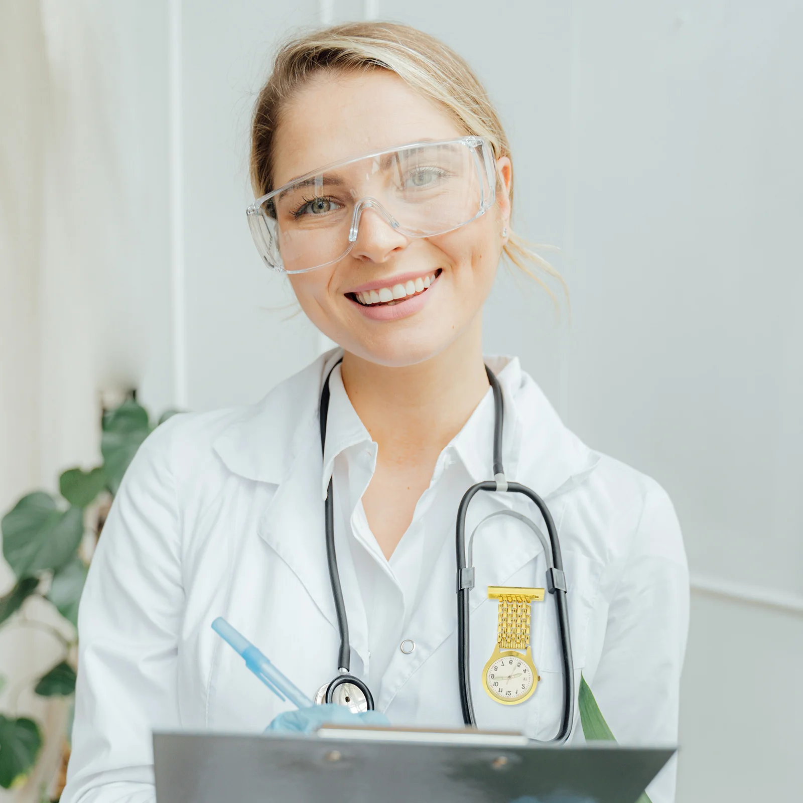 

1Pcs Medical Nurse Pocket Watch Stylish Clip Durable Luminous Dial Practical Hanging Nursing Watch for Doctor and Nurse Use