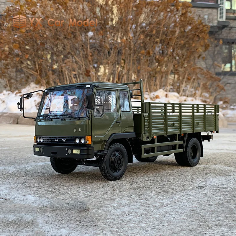 Century Dragon original factory Jiefang J3 army truck 1:24 alloy simulation car model Jiefang J3 truck model collection