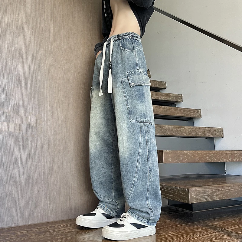 

Джинсы прямого кроя с эластичной резинкой на талии, новинка 2025, лоскутный дизайн, универсальные брюки-карго, мужские брюки с большими боковыми карманами, осенняя рабочая одежда, брюки