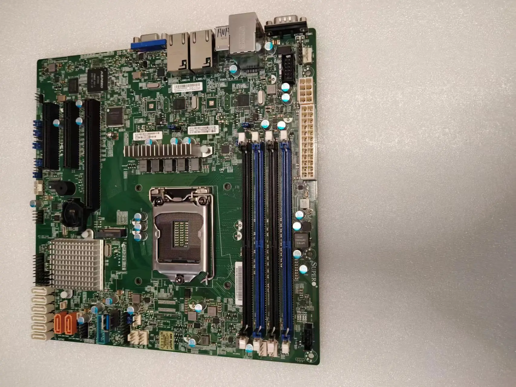 MBD-X11SSH-F X11SSH-F LGA 1151 C236 DDR4 サーバー M-ATX ボード (ブラケット付き)