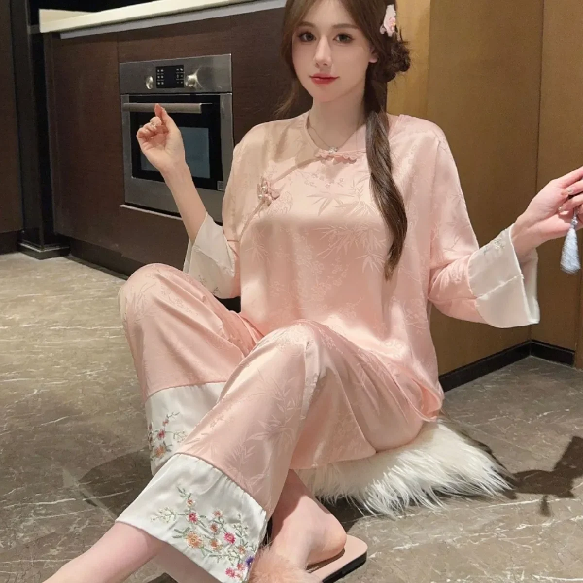 

Retro Chinese Style Ice Silk Pajamas Women Spring And Summer Jacquard Round Neck New Female Pajamas Set Satin Home Clothing Set