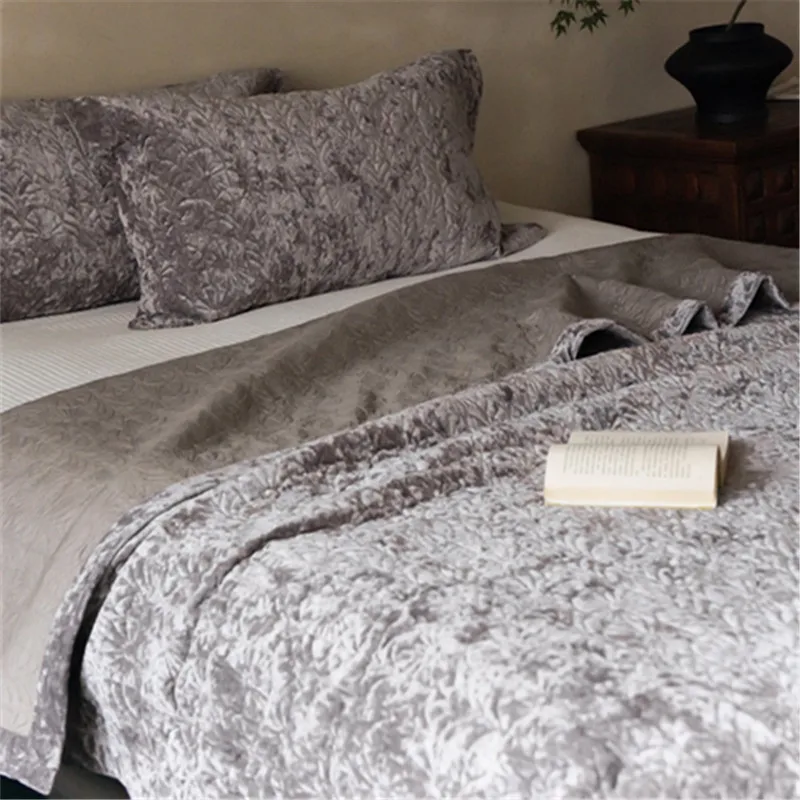 Luxury Velvet Quilt Set 3-Piece - Reversible Winter Plush Bedspread & Coverlet - Extra Warm & Soft Bedding