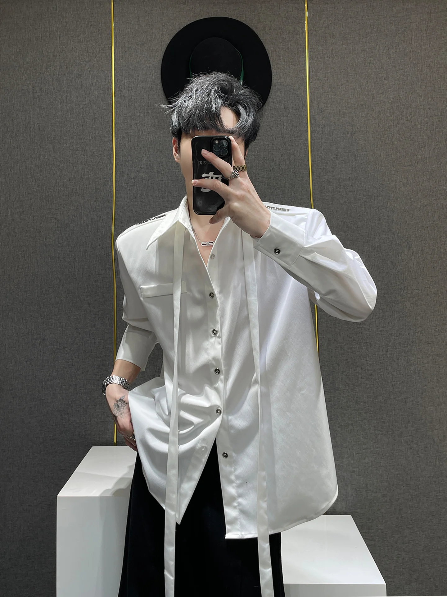 

Мужская рубашка с длинным рукавом, весенняя коллекция, простой дизайн, свободный крой, с подплечниками, повседневная, из полиэфирного волокна, не требует глажки, летняя.