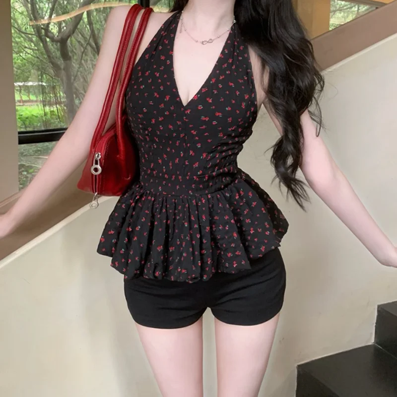 Chaleco rojo dulce con cuello en V y cuello colgante para mujer en verano 2025, nuevo nicho ajustado, top elegante a la moda para mujer