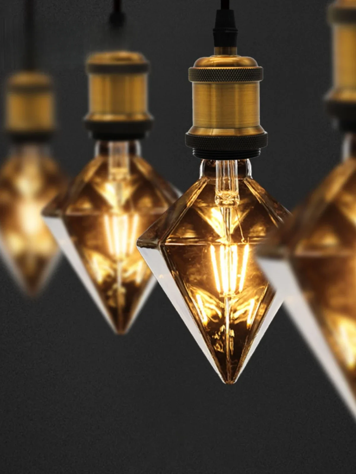 Diamond LED Filament Light Romantic Edison Bulb E27 Antique Decorative Light Golden Art Chandelier Shaped Light