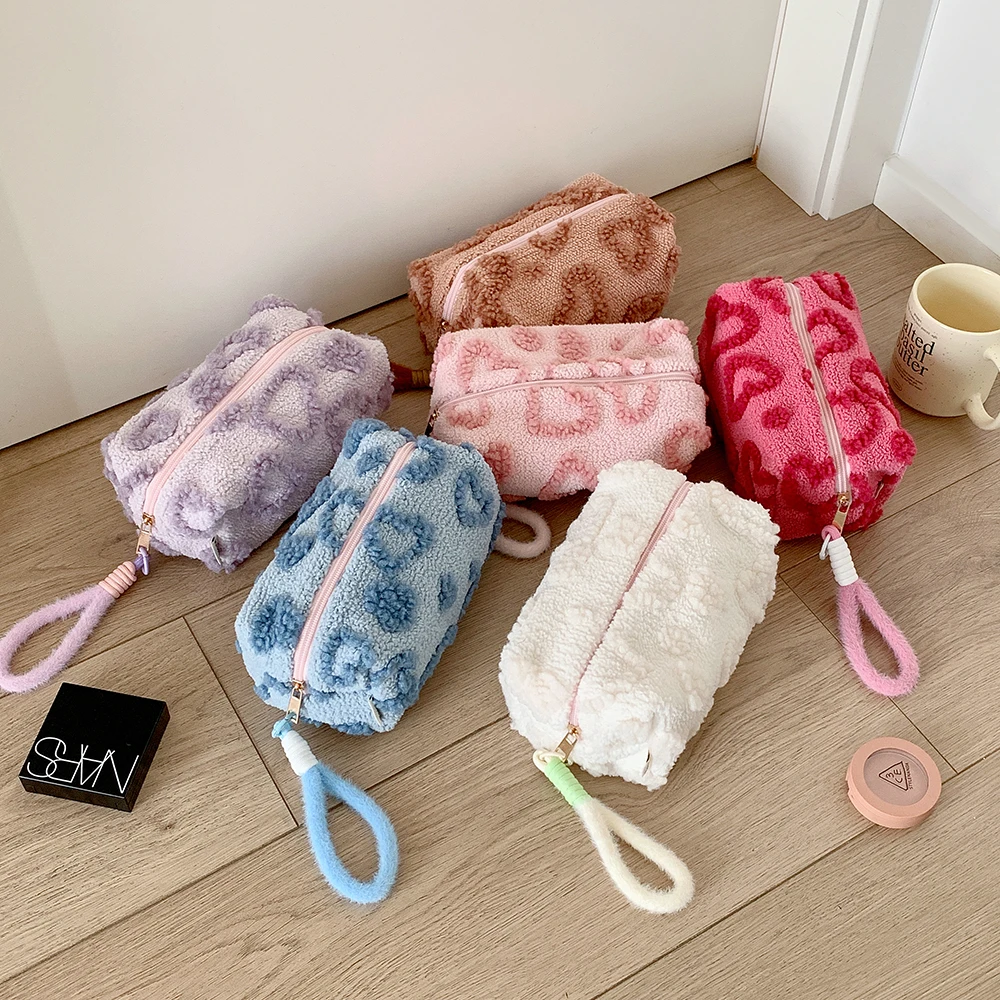 حقيبة تنظيم ثابتة ذات سعة كبيرة من Ins Style، حقائب أقلام للطلاب من القطيفة على شكل قلب، حقيبة مكياج بسحاب