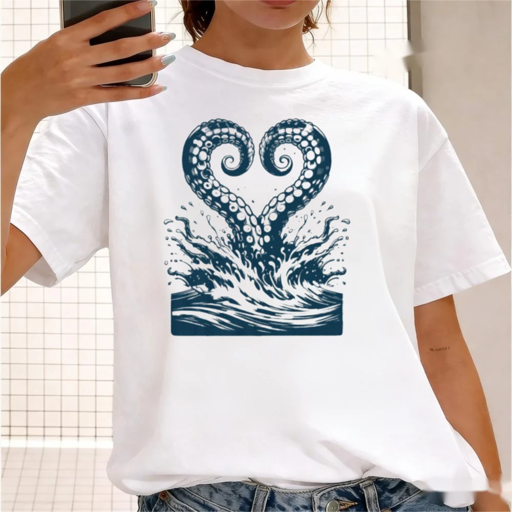 Heart Shaped Octopus Tentacles Ocean Splash Graphic TShirt Tentacle Heart T-Shirt Lovecraft Horror Tee Men Women Cool Casual Top