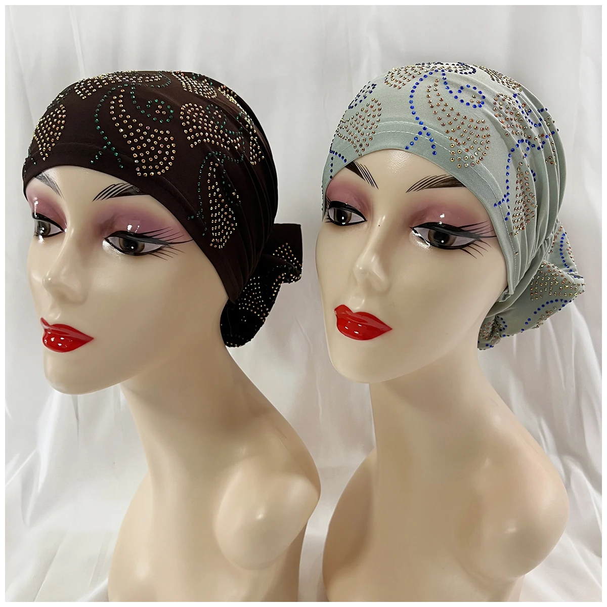 6/12 pezzi ordine all\'ingrosso moda musulmana femminile turbante cappello velluto caldo strass solido indiano Beanie capelli berretto per le donne