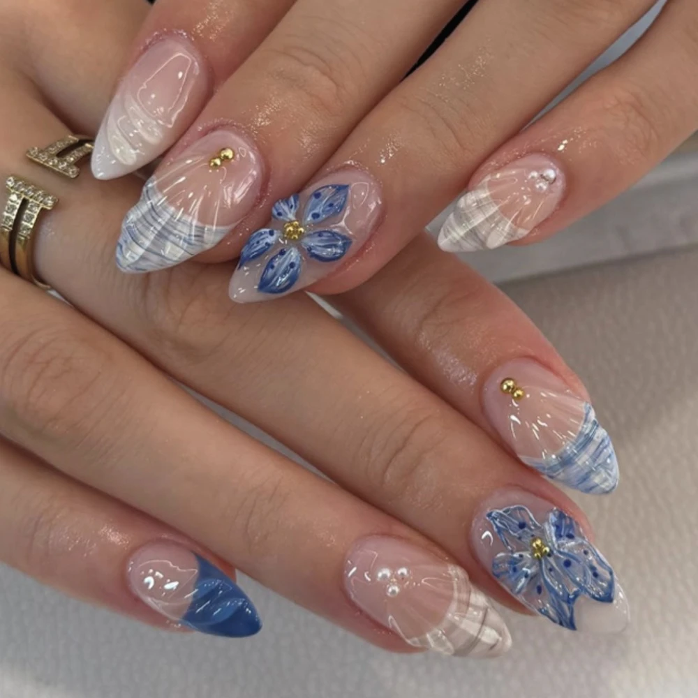 

Blue White French 3D Flower Shell Nail Art Summer Beach Fashion Almond False Nails Detachable Finished Fake Nails Press on Nails