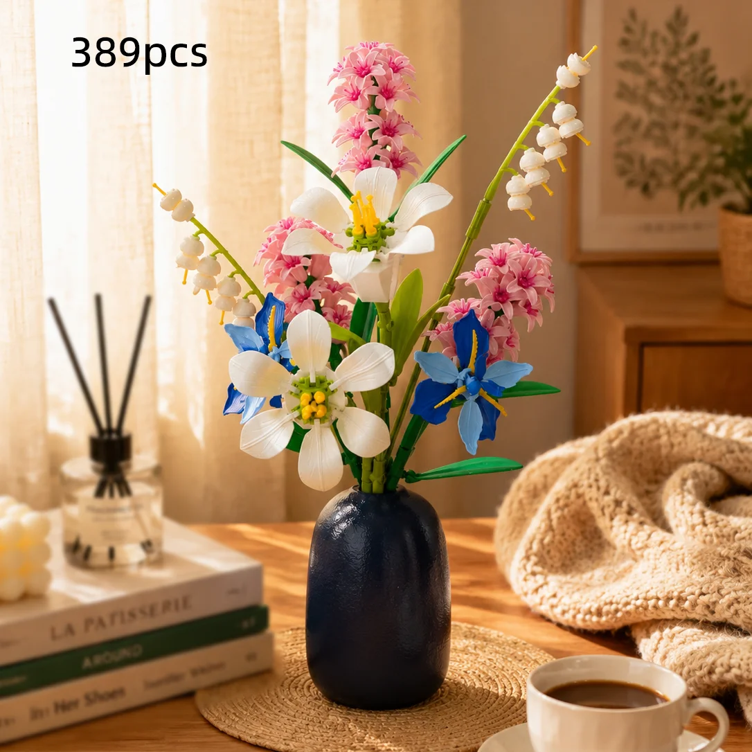 

389-Piece Lily of the Valley / Iris / Hyacinth Mixed Building Block Flower Bouquet Set, DIY Everlasting Assembled Flower Mixed Building Block Set, Minimalist Pastoral Style Living Room Tabletop Warm Decoration, Preferred Gift for Girls