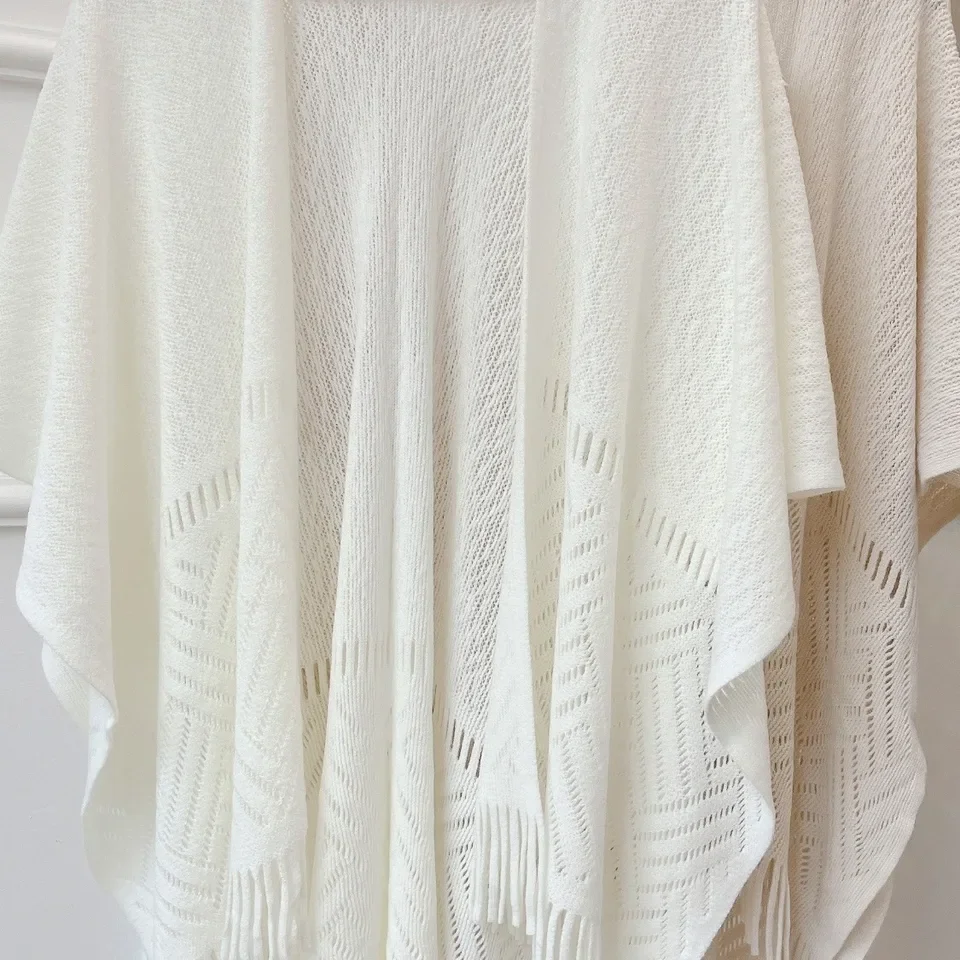 2025年夏 ホワイトレースショール レディース オフィスケープ ファッションボレロ 刺繍入り着物風カバーアップ フリンジ付き