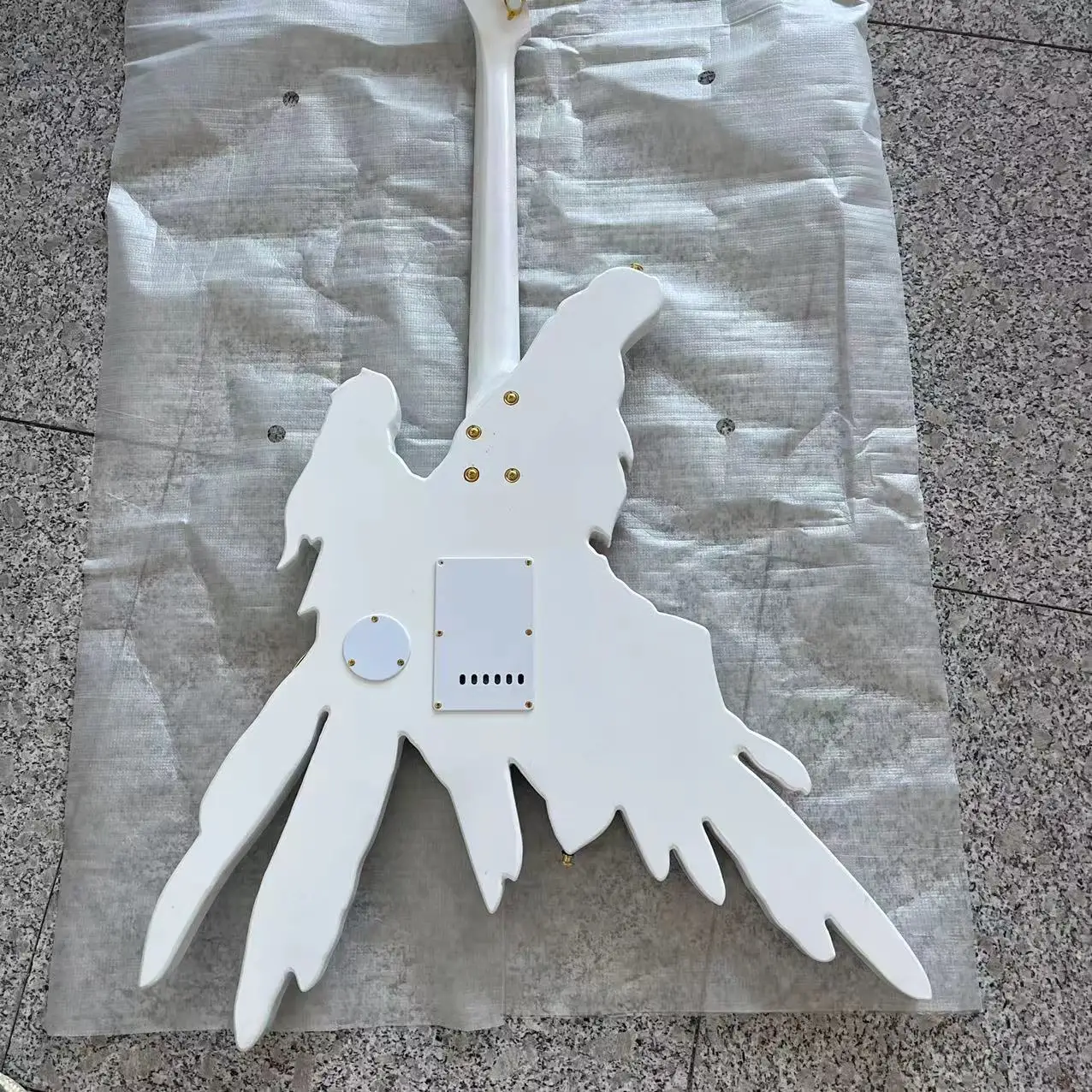 Em estoque, guitarra elétrica esculpida Angel Rose Princess de 6 acordes, corpo colorido branco pintado à mão, imagem de envio real, pedido immedi