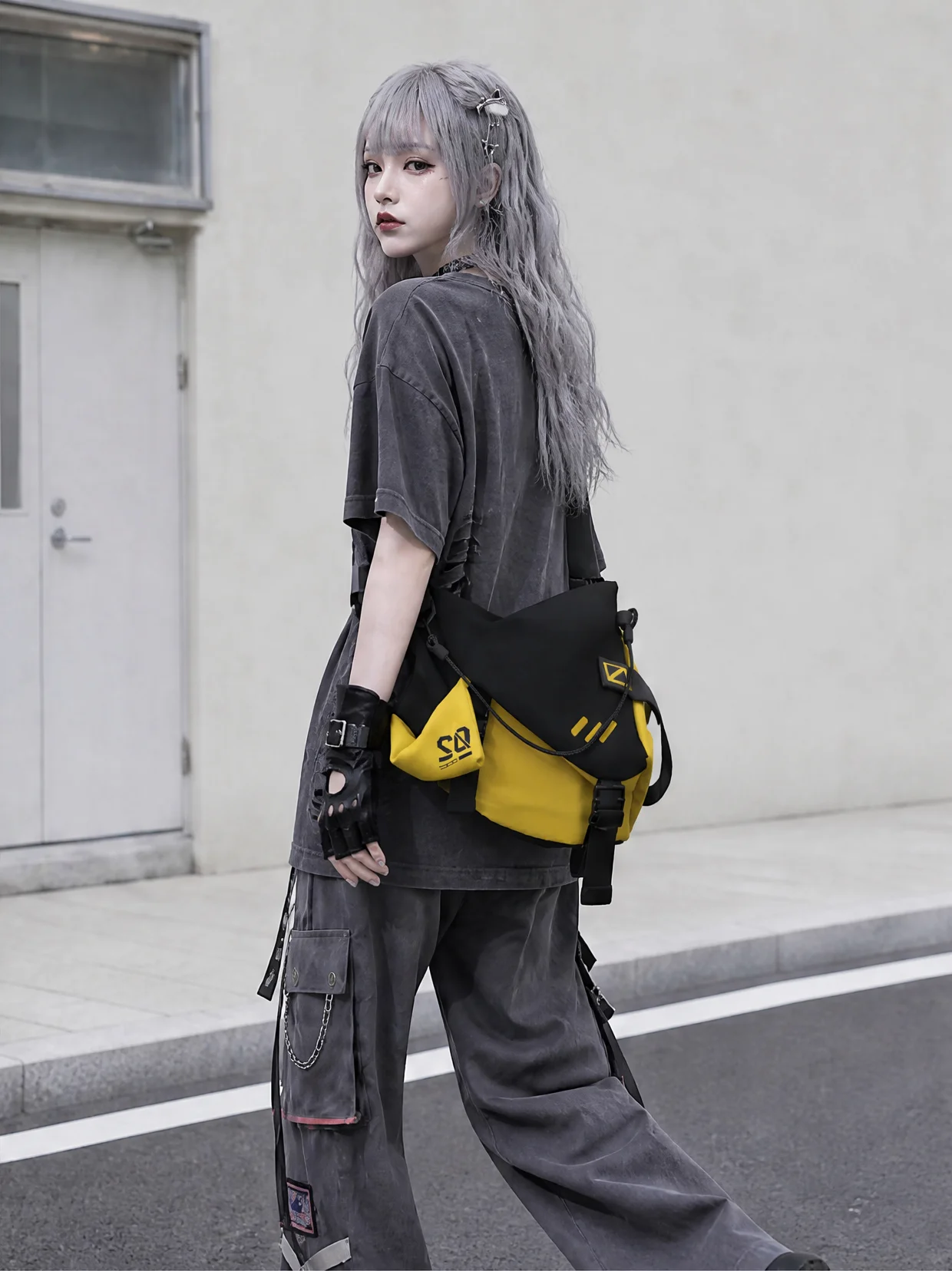 

YONAIGA Original Street Style Large Capacity Geometric Crossbody Bag Unisex Personalized Fashionable Trendy Shoulder Bag
