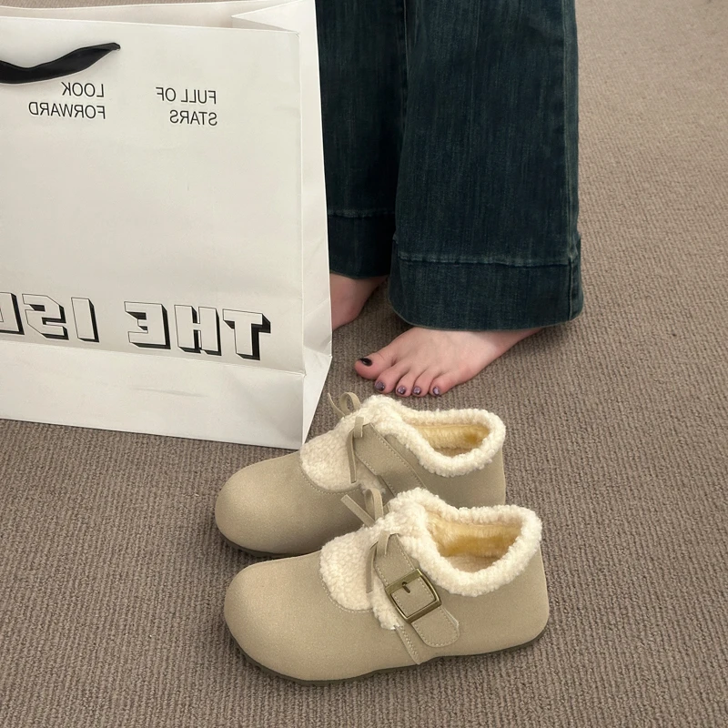 

2025 модные и высококачественные хлопковые тапочки с мягкой подошвой, женская зимняя модная обувь в стиле ретро, теплая обувь на флисовой подкладке
