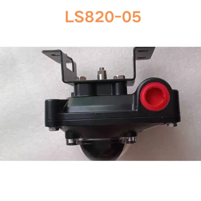 New Pneumatic valve LS820-05 Fast Shipping