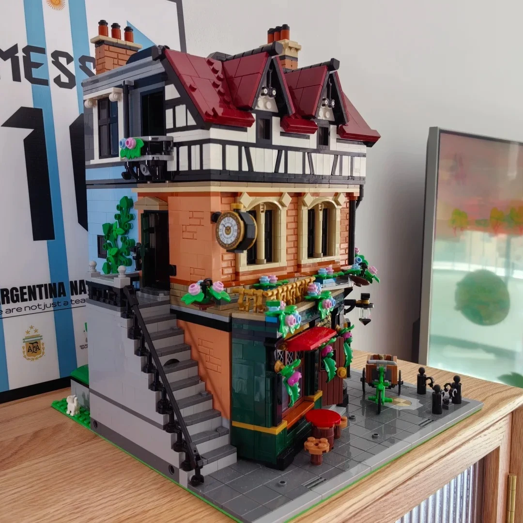 

2025 NEW Tudor Corner Modular Building Blocks Creative Expert Street Views Bricks Toy for Kids Adult Christmas Gifts 3266pcs