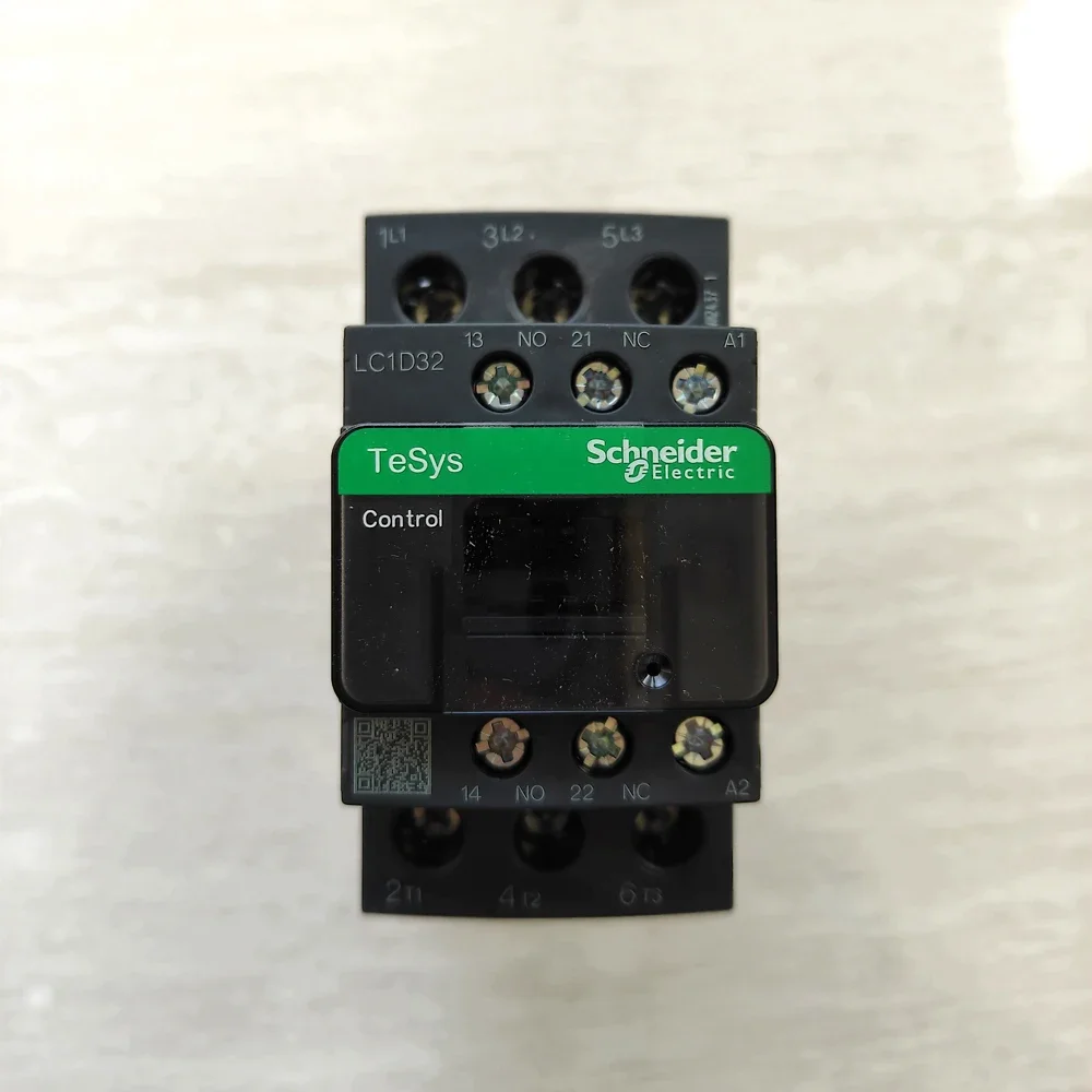 

LC1D32M7C LC1D32M7 Контактор 3P(3NO), AC-3/3e, =440 В, 32 А, 220 В переменного тока, катушка 50/60 Гц, винтовые зажимы