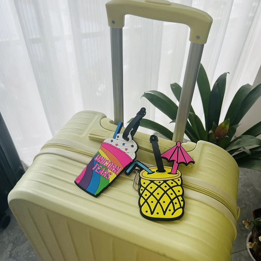 1/2pcs ฤดูร้อนห้องพักช่วงวันหยุดไอศกรีมแท็กกระเป๋าเดินทาง PVC วันหยุดอุปกรณ์เสริมกระเป๋าเดินทางแท็กซิลิโคนแบบพกพาแท็กชื่อ