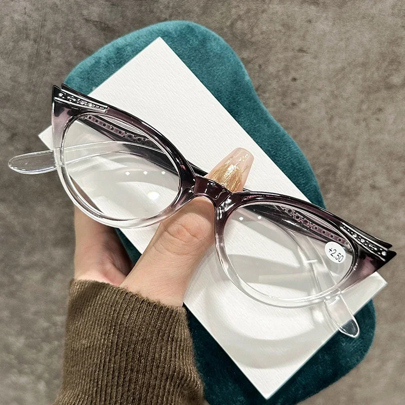 New Diamond Inlaid Cat Eye Presbyopia Glasses Classic Candy Color Reading Glasses Men and Women Eyeglasses Diopter 0 To +4.0