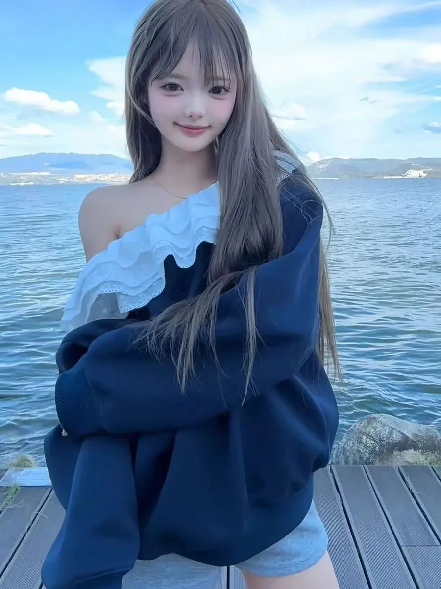 

Autumn American style spicy girl lace sloping shoulders sweatshirt 2025 new loose commuting ins style trendy women's top