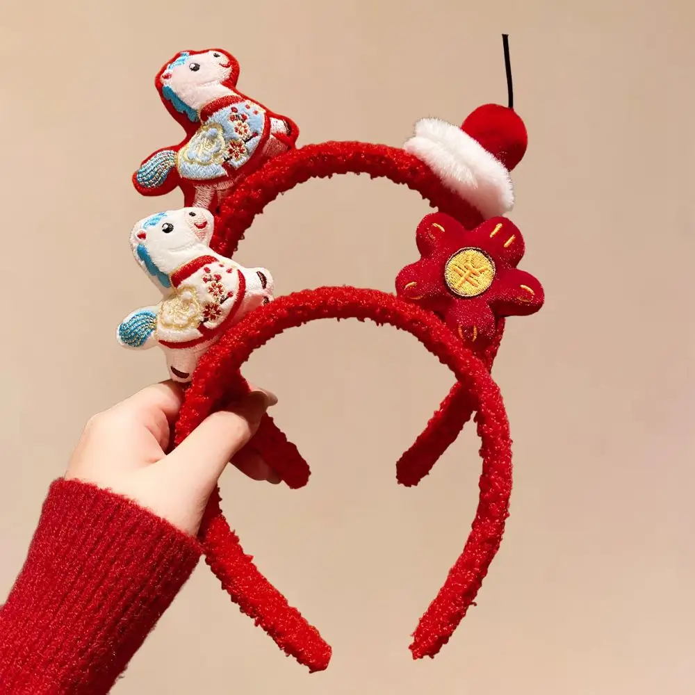 

Creative Cartoon Horse Hair Hoop Pony Mascot 2026 New Year Headband Headwear Red Plush Horse Doll Headband Photo Prop