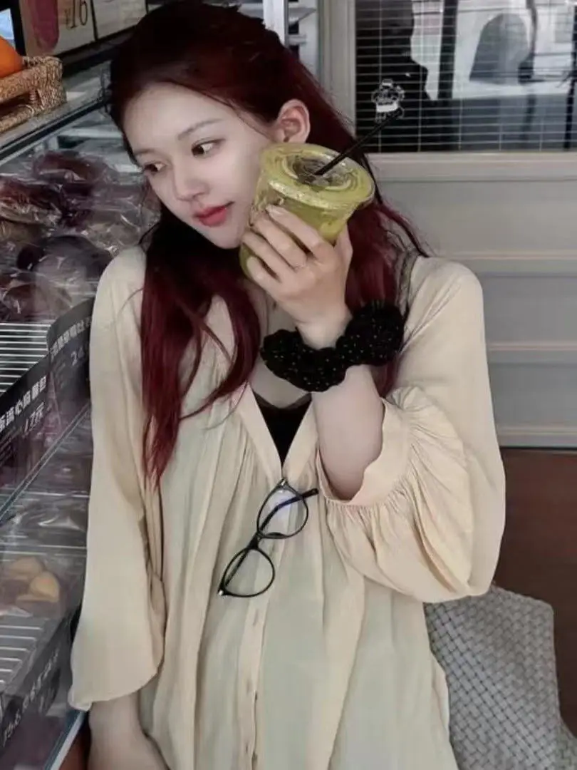 

Summer 2025 Women's Loose Long Sve V-Ne Vaion Sle irt Polyester Fiber Regular Fit Pure Color Chinese Production