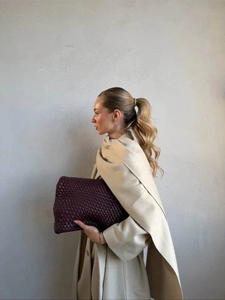 

Vintage Shawl Lapel Long Coat Women Elegant Scarf Single Breasted Coats With Belt Lady 2025 Winter Classic Chic Street Overcoats