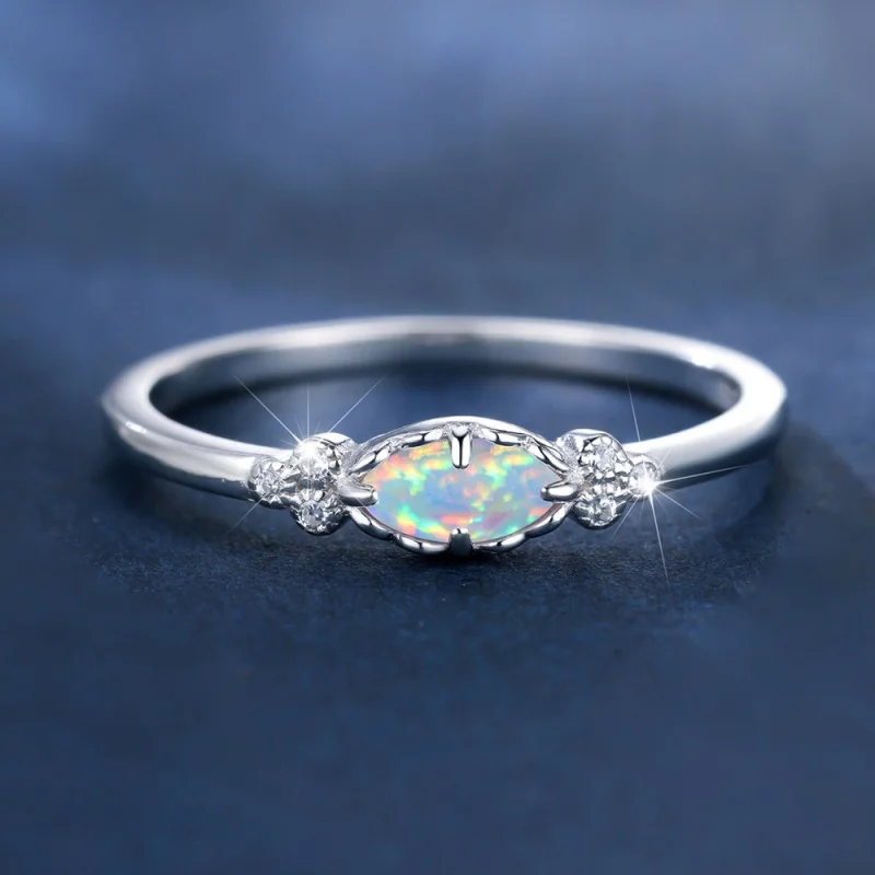 Non fading new trendy silver horse eye white Australian treasure elegant three small diamonds light luxury jewelry accessory