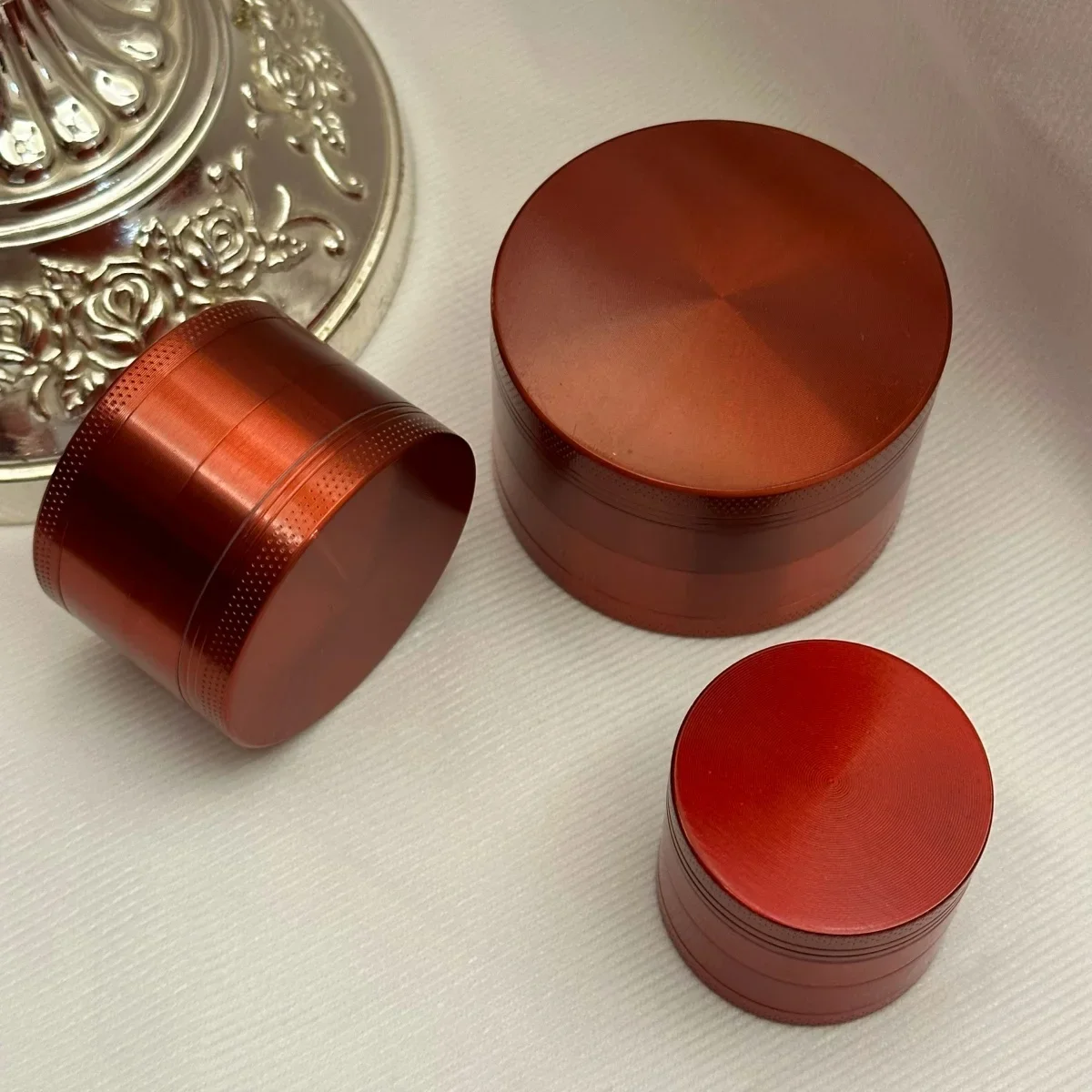 1.4/1.8/2.4inch Red Laser 4-Layers Herb Grinder Zinc Alloy Crusher Manual Cutter Metal Raw Grinder Smoking Grass Tool Gift