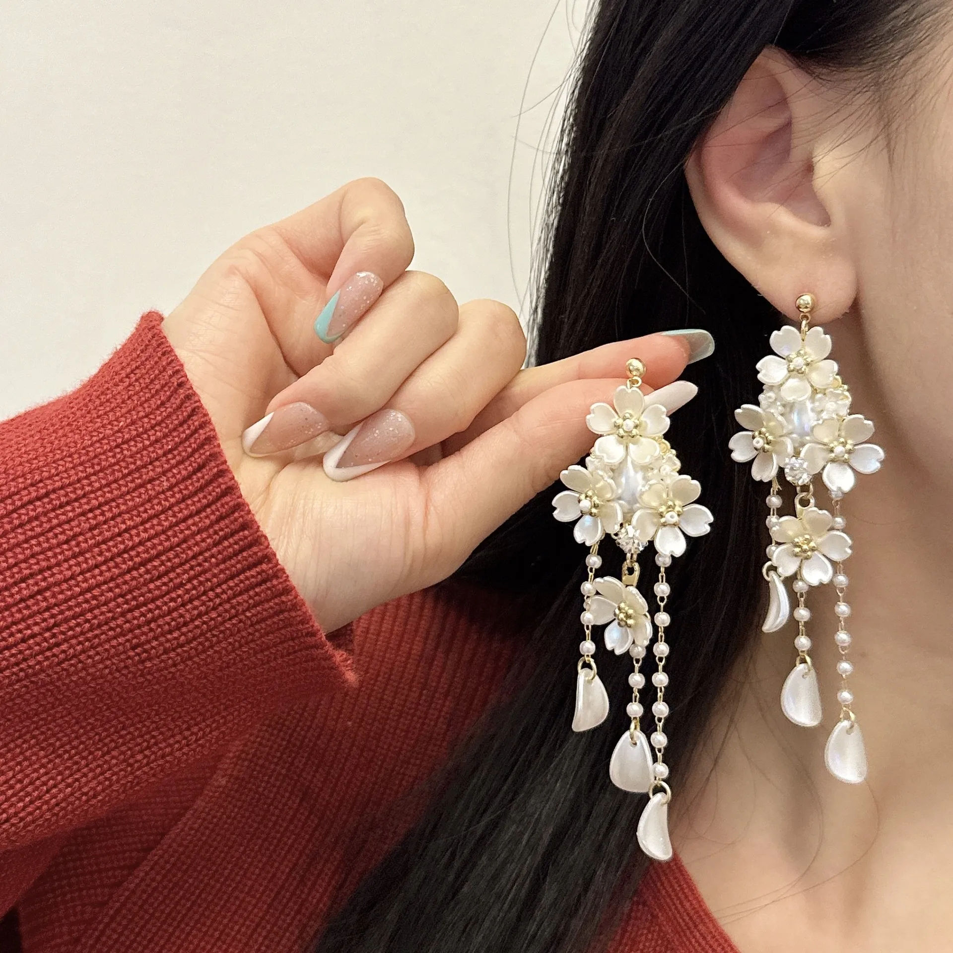 Korean Fashion Acrylic Flowers Women Earrings 2023 Trend New Long Pearl Tassel Fashion Brincos Jewelry Gift