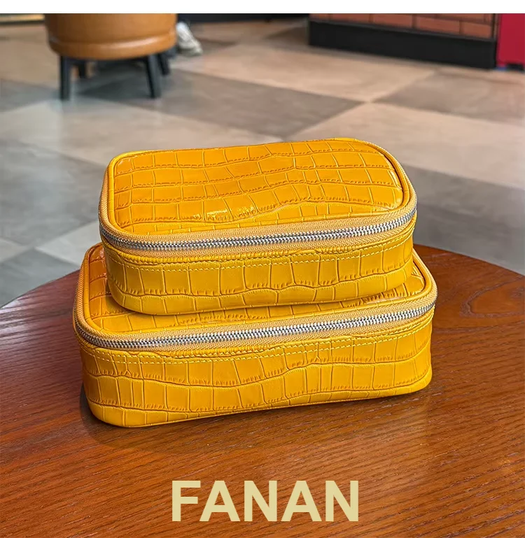 Genuine Leather Pattern First-layer Cowhide Makeup Bag, Travel Wash Bag, High-end Feeling, Large Capacity Portable Storage Toile
