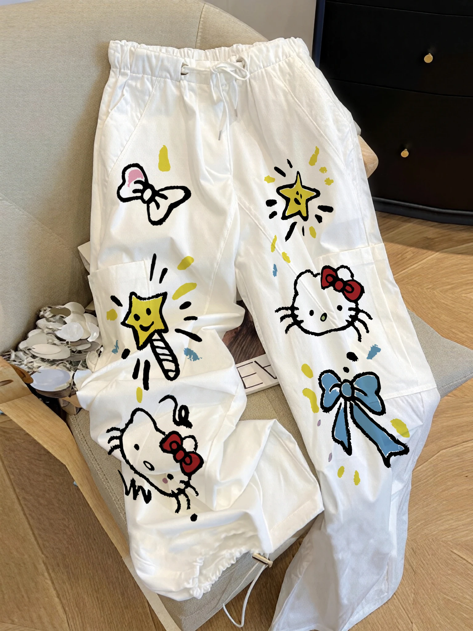 

Повседневные брюки унисекс с принтом в стиле американского граффити, летний модный дизайн, свободный крой, универсальные, стильные, белые, удобные, свободного покроя