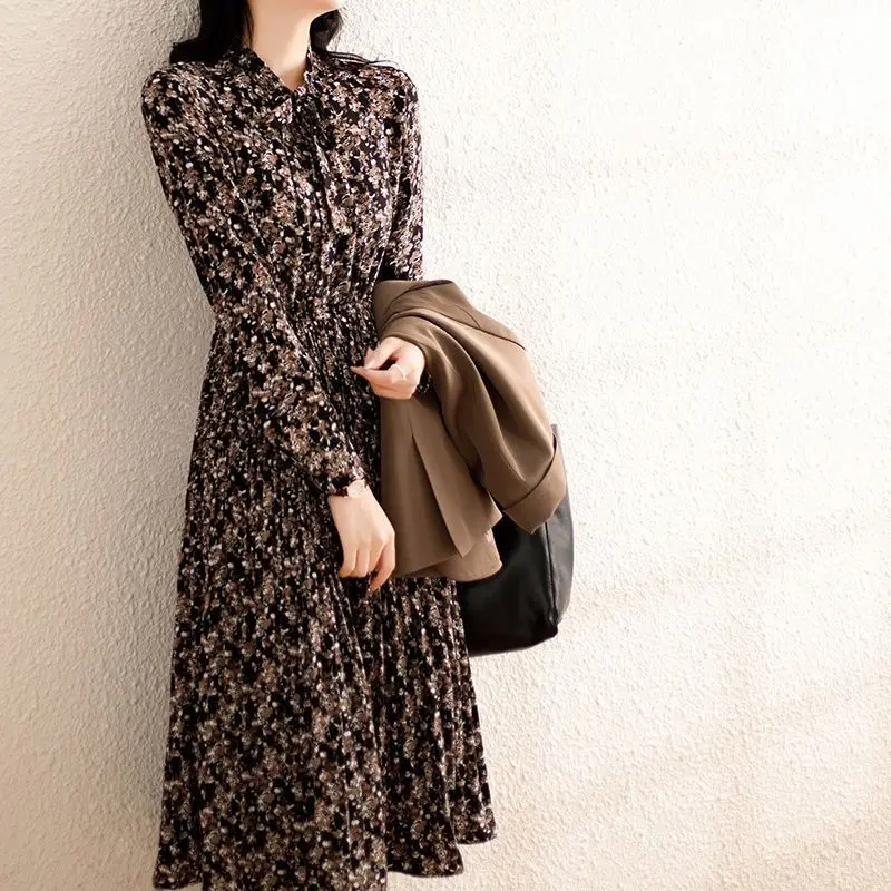 Autumn 2023 New Women's Chiffon Fragmented Flower Round Neck Long Sleeved Waist Dress Spring Fashion Commuter Retro Dress