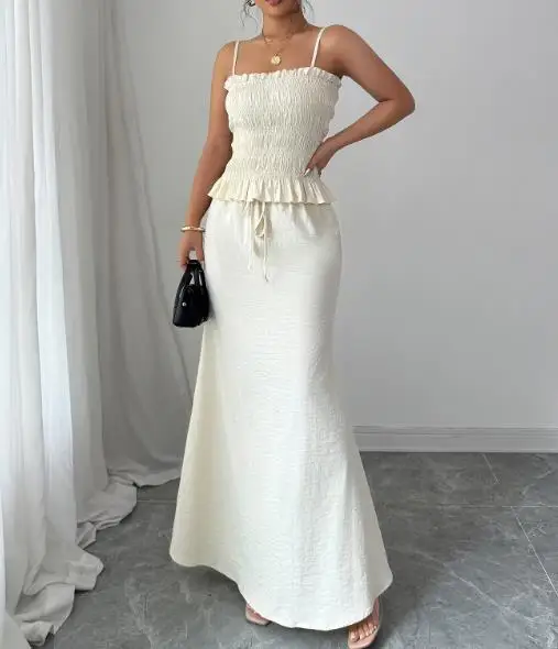 

Elegant Temperament for Spring and Summer 2025, Small Vest Tight Skirt Set