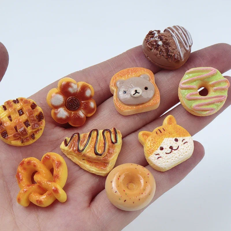 10/100Pcs Resin Patch Simulation Bread Cake Donut DIY Food Play Scrapbook Dollhouse Decorations DIY Decor Keychains Materials