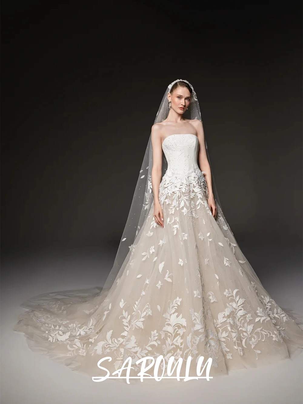 New Arrival 3D Floral Lace Wedding Dress Strapless A-Line Champagne Tulle Bridal Gown No Veil Beaded Long Train Customized Wear