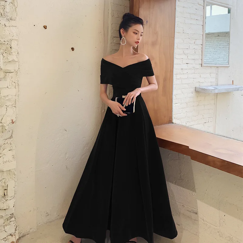 Elegant Off-the-Shoulder Little Black Prom Dress for a Perfect Evening Party Gown