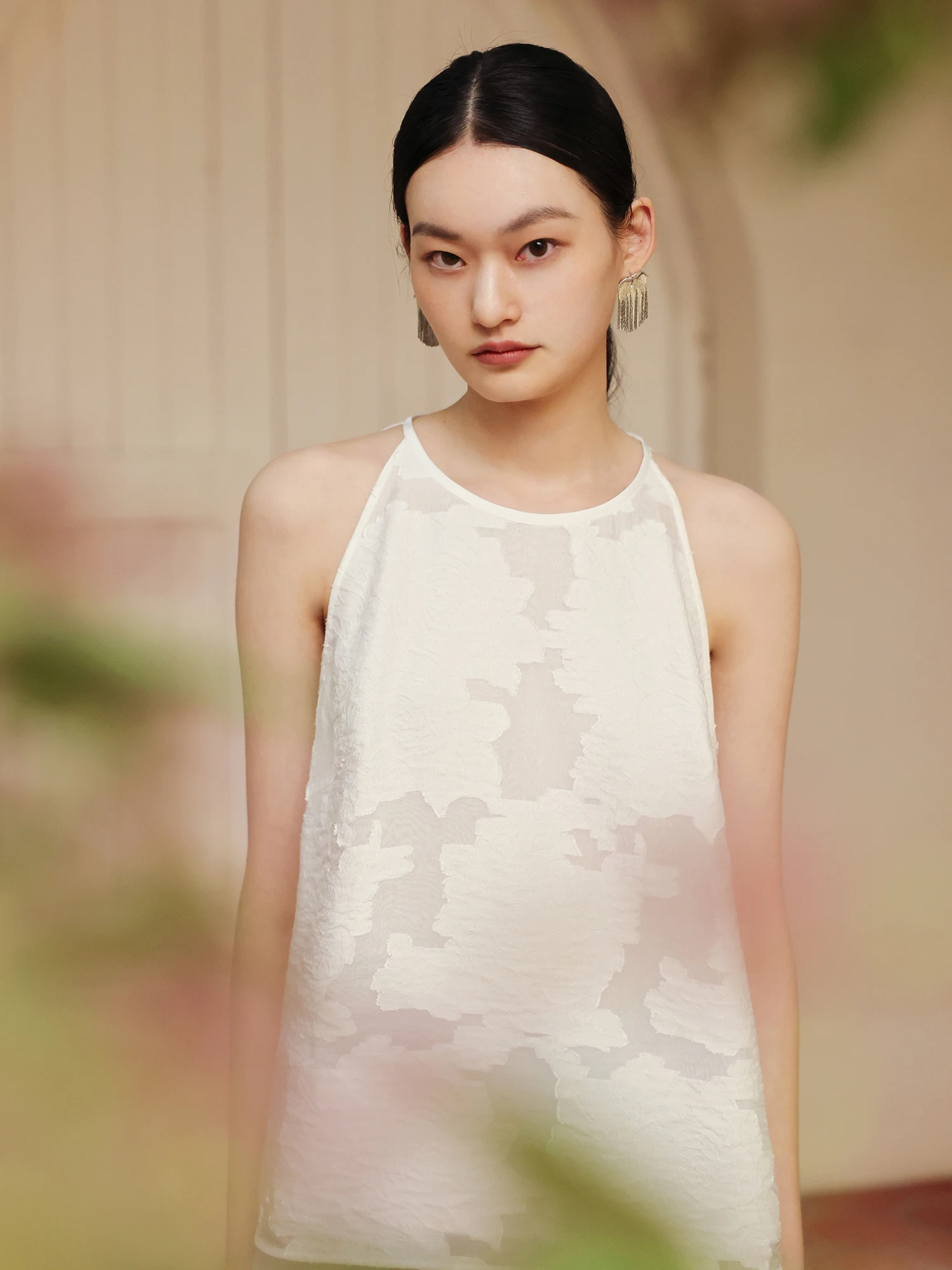 

New Chinese Sle round Ne Svel irt for Women with Flower Cutting Design And ter Ne Strap Traditional Ethnic F...