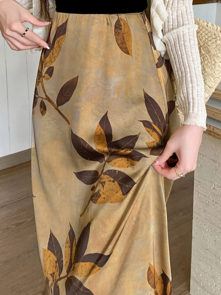 Elegant Retro Printed Satin Long Skirt For Women's High Waist Slim Fit Slimming Mid Long Vertical Skirts Summer New High Qualit
