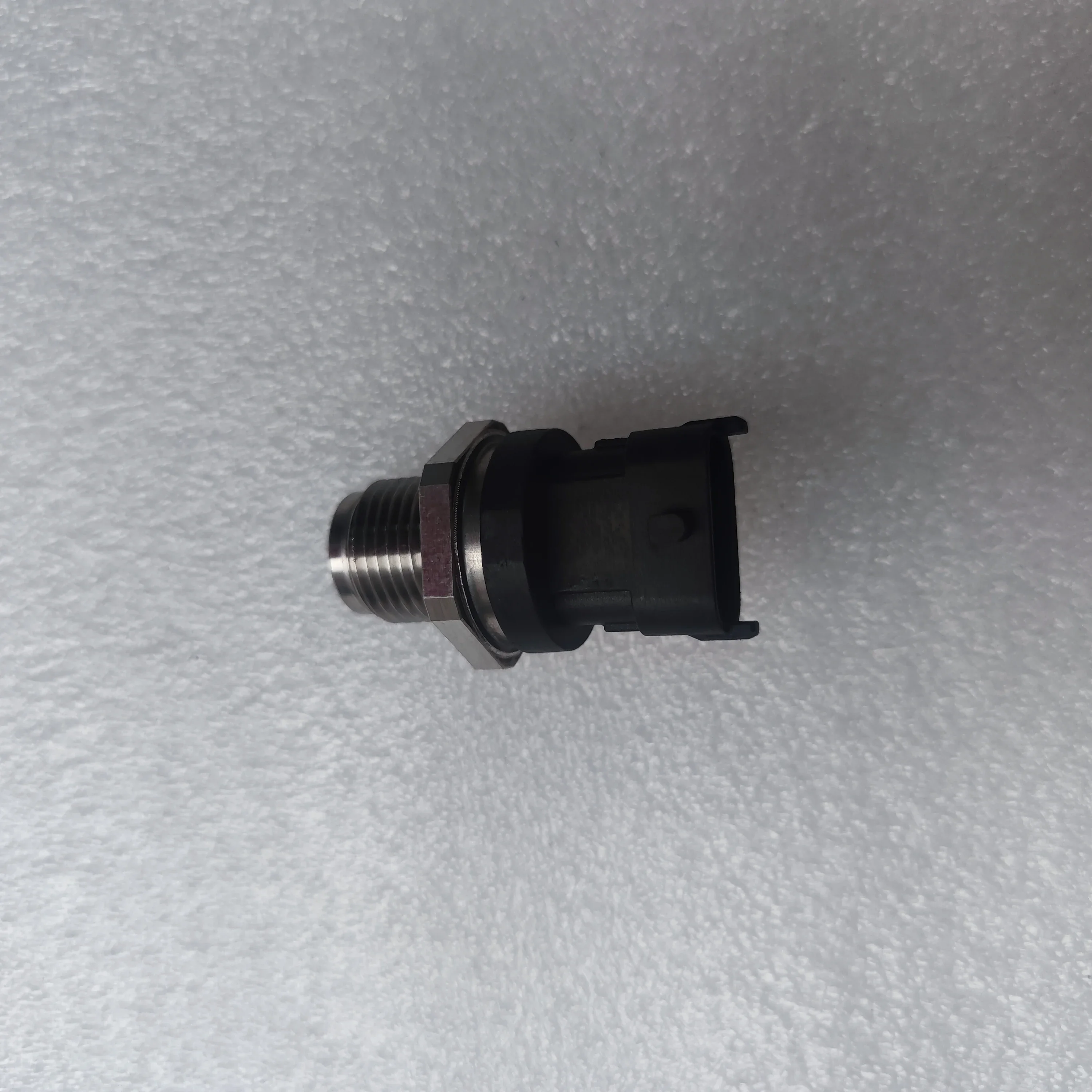 燃料レール高圧センサー 0281002937 0281006112 0281006325 0281002846