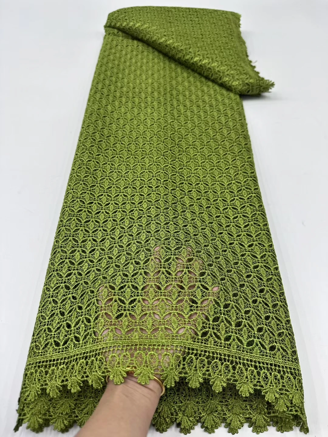 

Новый стиль, зеленая африканская гипюровая кружевная ткань, 2024, высокое качество, нигерийский французский шнур, кружевная ткань для женщин, праздничное платье, шить KR25137