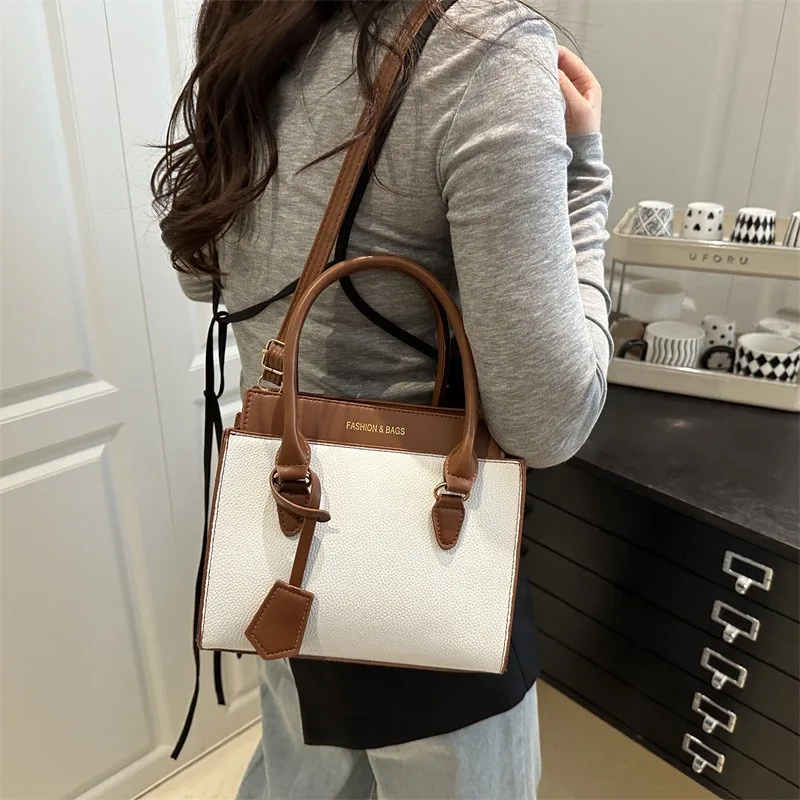 

Y2k Style Women's Bags, Contrasting Leather Letter Printed Handbag, Fashionable and Versatile Simple Casual Crossbody Bag